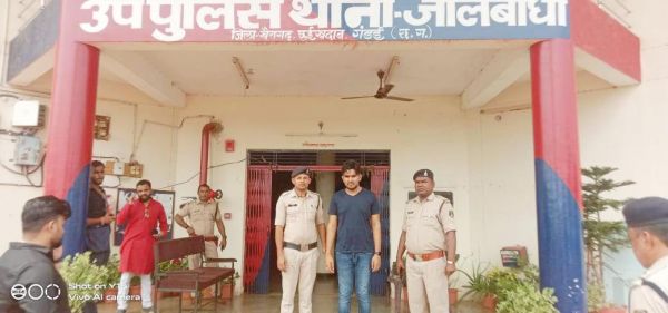 सडक़ पार करते मासूम को कार चालक ने लिया चपेट में, मौत  50 मीटर तक घसीटते रहा बालक, चालक गिरफ्तार