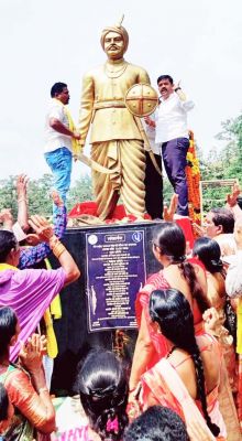 विक्रम मंडावी ने किया वीर नारायण सिंह की प्रतिमा का अनावरण
