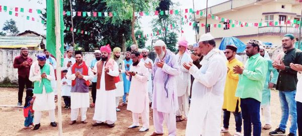 जश्ने ईद मिलाद-उन-नबी का निकाला जुलूस, नगर व देश में अमन चैन की मांगी दुआएं