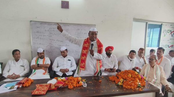 भरोसे की यात्रा की तैयारी पर लोस प्रभारी खूंटे ने की बैठक
