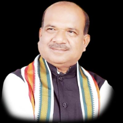 संसदीय सचिव के बिगड़े बोल: कहा आज पेपर छापो, कल वही पेपर आता है गंदगी फेंकने के काम