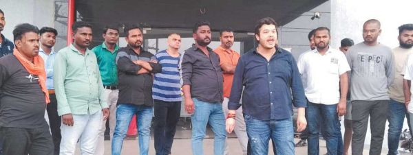 सडक़ हादसे में घायल बच्चे को डिस्चार्ज नहीं करने पर हंगामा, अस्पताल के खिलाफ कार्रवाई की मांग