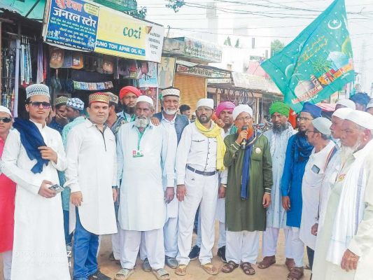 ईद मिलादुन्नबी पर निकाला जुलूस