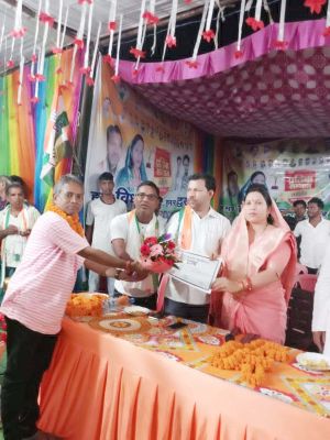 शिक्षक कार्तिकेश्वर हुए सम्मानित