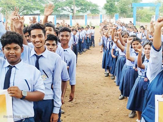 मेरी माटी मेरा देश अभियान के तहत आत्मानंद स्कूल में एक दिनी कार्यक्रम