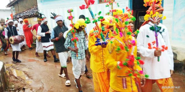 स्कूली बच्चों और शिक्षकों ने गली-मोहल्लों,  घर-घर में जगाई मतदान की अलख