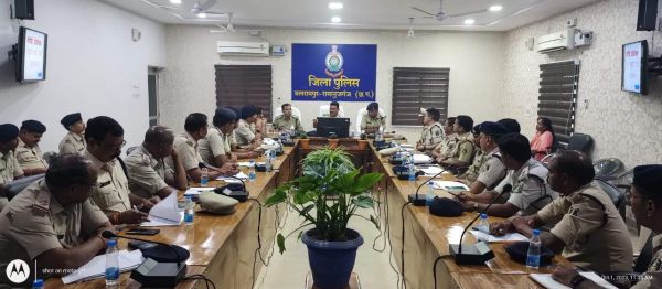 विस चुनाव की तैयारी, लंबित अपराधों की समीक्षा के लिए एसपीने ली बैठक