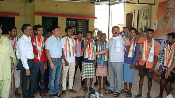 18 लोगों ने ली कांग्रेस की सदस्यता