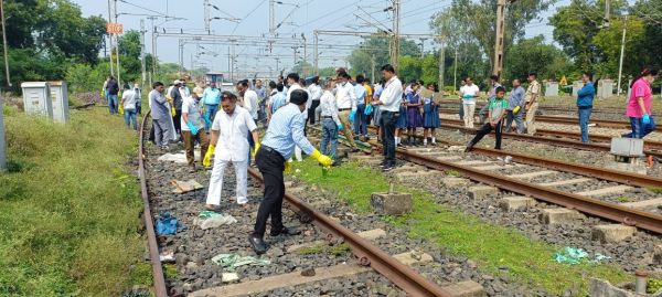 स्टेशन परिसर में मना स्वच्छता पखवाड़ा