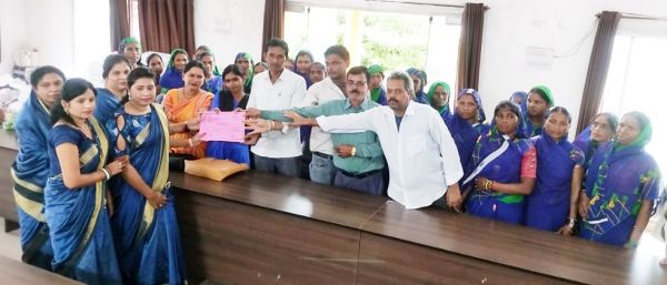 नपं ने मनाई गांधी जयंती  कर्मचारियों का किया सम्मान