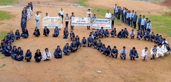 आत्मानंद विद्यालय दहिकोंगा में गांधी-शास्त्री जयंती समारोह