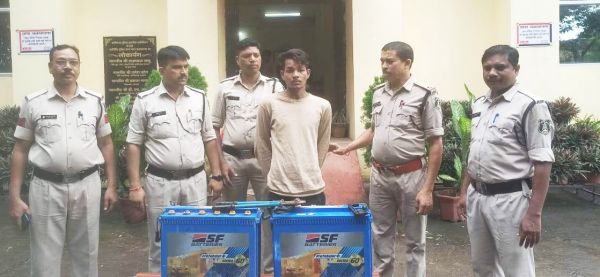 प्रेस कार्यालय से बैटरी, इनवर्टर चोरी  का आरोपी गिरफ्तार