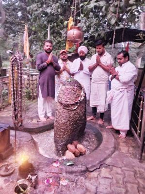 हरमीत ने की कोटेश्वर महादेव की पूजा-अर्चना