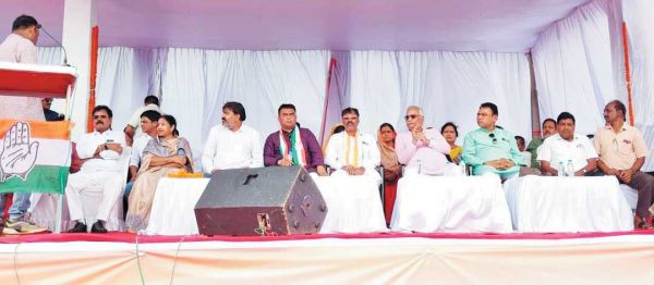 भूपेश सरकार की उपलब्धियां गिनाईं   