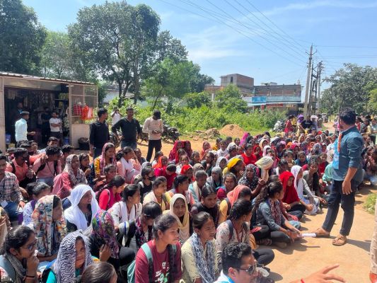 कन्या महाविद्यालय भवन की मांग, एनएसयूआई ने घेरा पीडब्ल्यूडी कार्यालय