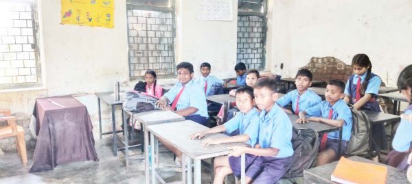 शिक्षकों की कमी, पढ़ाई प्रभावित, पालकों की चिंता बढ़ी