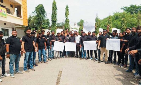 बघेल व खडग़े को काला झंडा दिखाने निकले जनता कांग्रेसी गिरफ्तार व रिहा