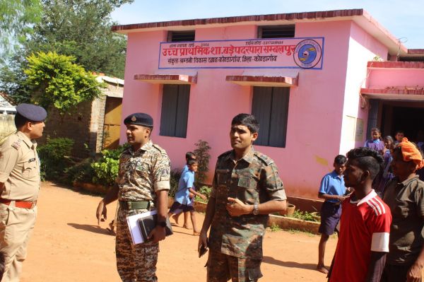 एसपी ने मतदान केन्द्रों का किया निरीक्षण