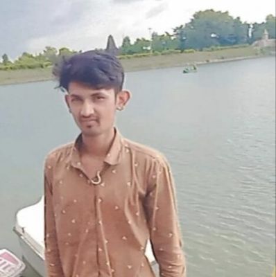 खेत में मिली थी युवक की लाश, हत्या की आशंका, परिजनों ने लगाई न्याय की गुहार  