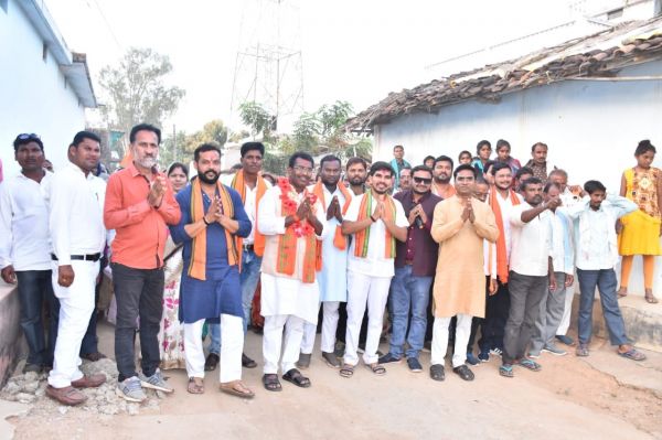 राजिम भाजपा प्रत्याशी ने किया जनसंपर्क खड़मा के लोगों ने किया भाजपा प्रवेश