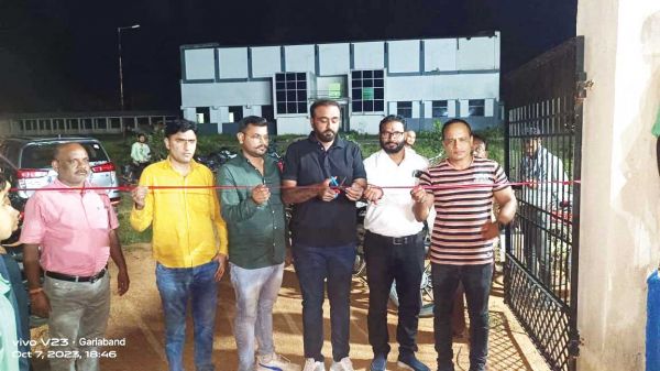 नपाध्यक्ष ने किया वॉलीबॉल कोर्ट का उद्घाटन