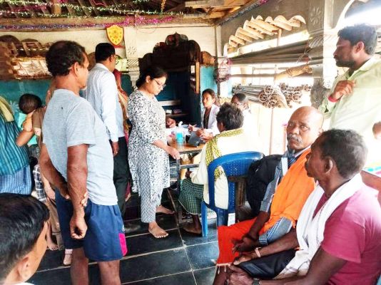 पहुंचविहीन ग्राम उरपुटी में विशेष स्वास्थ्य शिविर आयोजित