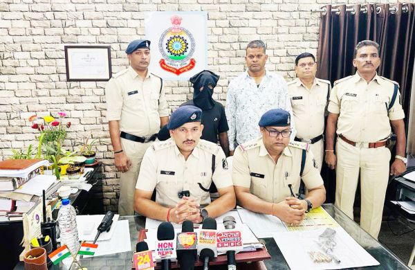एक्सिस बैंक डकैती, एक और गिरफ्तार
