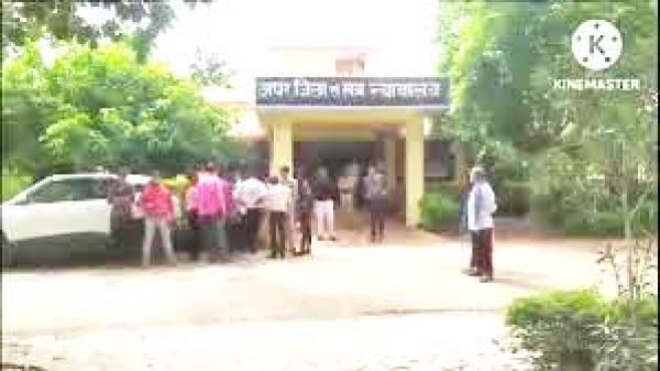 न्यायालय ने क्रेताओं के चल-अचल संपत्ति कुर्क करने दिए निर्देश