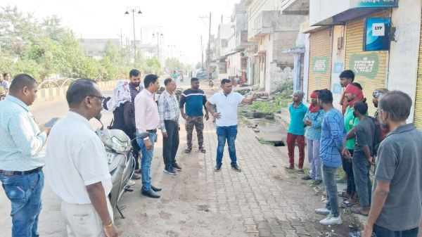 कर्मचारियों की हाजिरी बायो मेट्रिक पद्धति से लें
