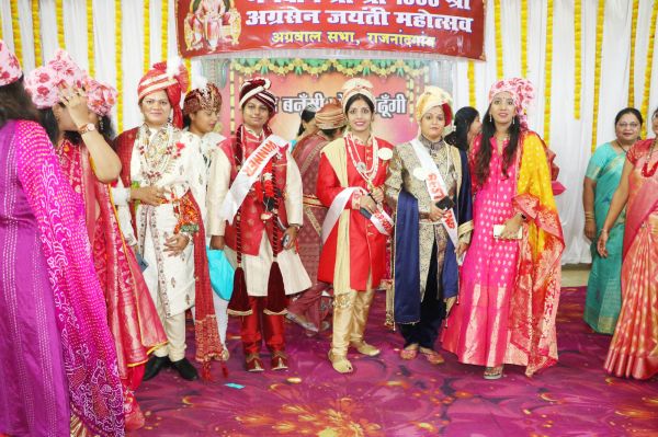 कृष्ण बनों प्रतियोगिता में सोनल प्रथम