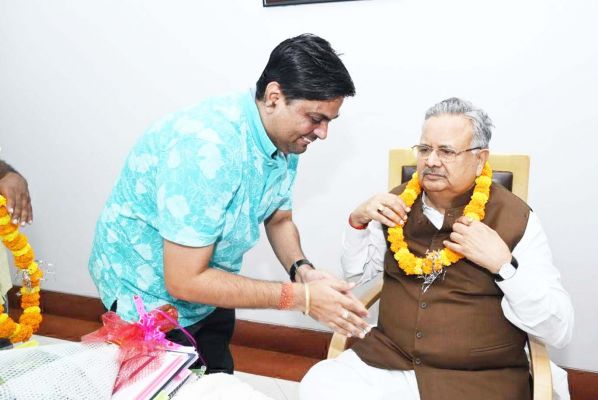अजय रोहरा ने पूर्व सीएम डॉ रमन सिंह  को दी बधाई