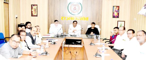 नाम निर्देशन पत्र दाखिल करने प्रतिनिधियों को दी जानकारी'