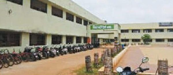 शिक्षकों की कमी के कारण स्वामी आत्मानंद  स्कूलों में कोर्स पिछडऩे लगा, 201 पद रिक्त