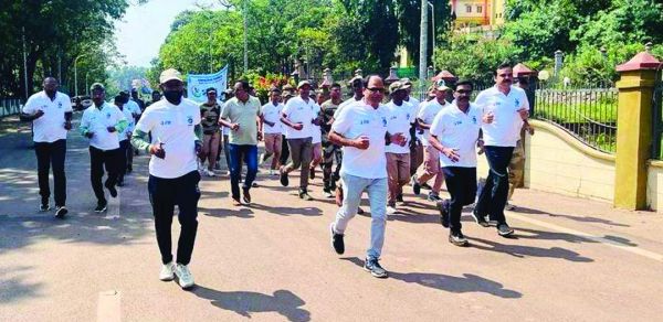 एनएमडीसी बचेली में स्वच्छ भारत रन का आयोजन