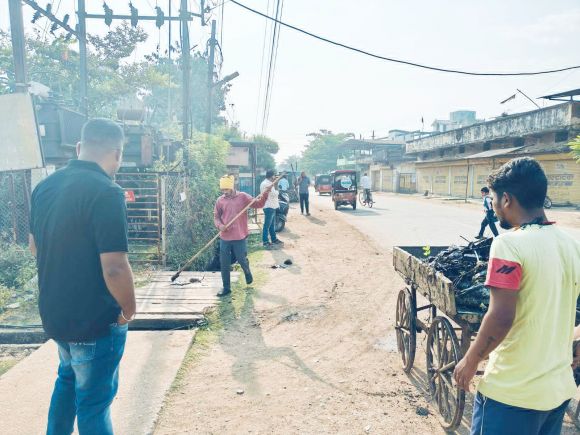 आयुक्त ने लिया लखोली क्षेत्र में  सफाई व्यवस्था का जायजा