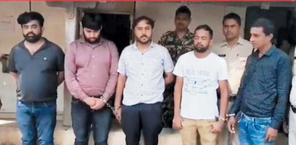 आत्महत्या के लिए दुष्प्रेरित करने वाले 5 आरोपियों को 10 वर्ष कैद