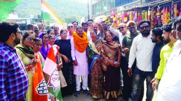 नकारे भाजपा नेताओं को प्रत्याशी बनाने  से कांग्रेस का रास्ता आसान-शंकर ध्रुवा