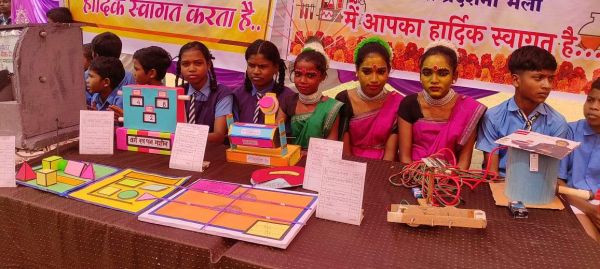 चिपावंड में संकुल स्तरीय विज्ञान-गणित प्रदर्शनी