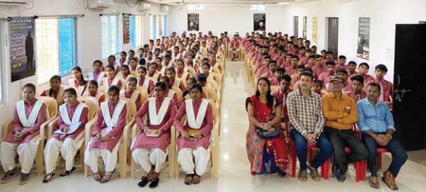 मेहनत कर अपने आप को काबिल बनाएं, सफलता अवश्य मिलेगी- अभय