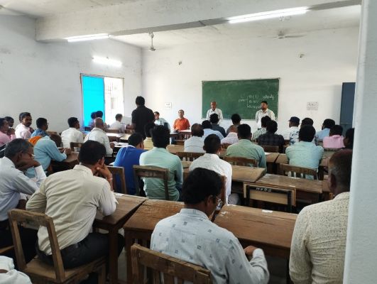 मतदान दल को सामग्री वितरण के लिए दी ट्रेनिंग, सामान लेते समय चेक जरूर करें 