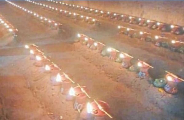 नवरात्रि के पहले दिन मां शैलपुत्री की वैदिक मंत्रोच्चार से पूजा