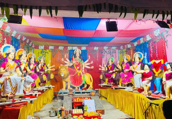नवरात्र प्रारंभ, मां दुर्गा हुईं विराजमान