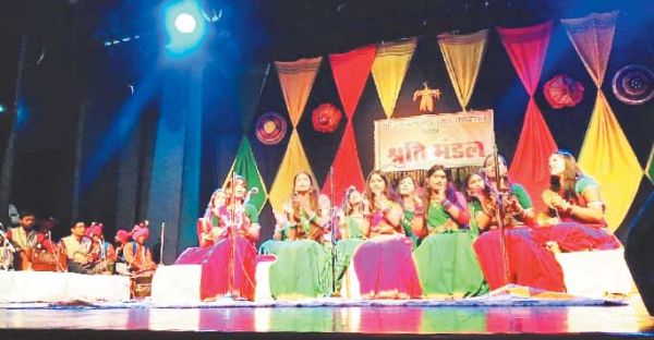 इंदिरा कला संगीत विवि में स्थापना दिवस पर रंगारंग कार्यक्रम