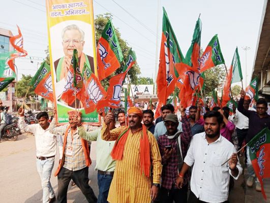 रमन के नामांकन में शामिल हुए सैकड़ों 