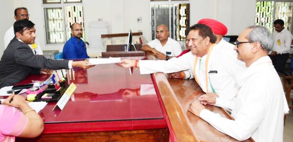 5 अभ्यर्थियों ने जमा किया नामांकन फार्म