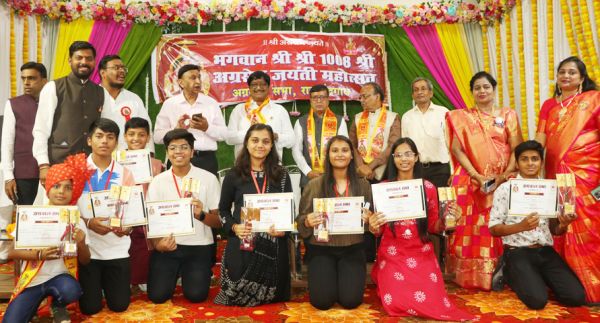 सार्मथ और शक्ति का संगम ही किसी समाज को अग्रणी बनाता है - अग्रवाल