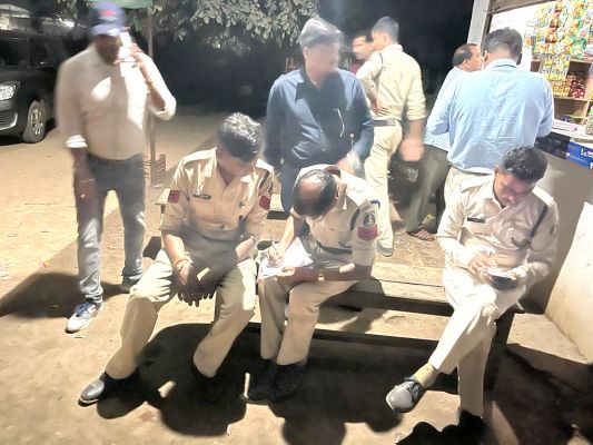 वाहन चेकिंग के दौरान कार में मिले 2.62 लाख