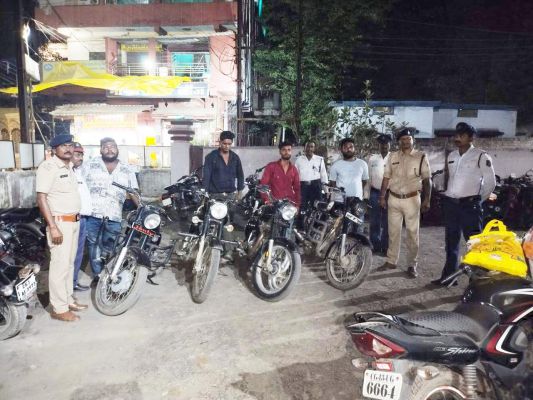 मॉडिफाई साइलेंसर लगाने वालों  का कोर्ट कर रही तगड़ा चालान