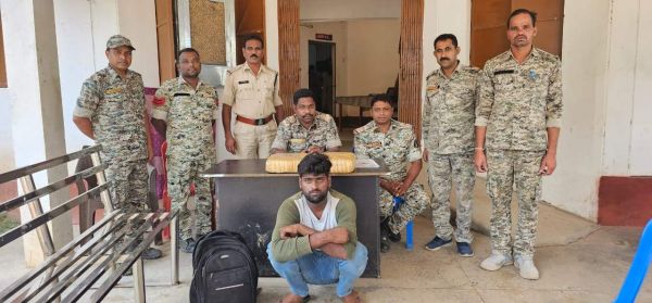 10 किलो गांजा संग आरोपी गिरफ्तार
