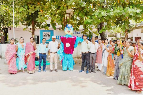 कठपुतलियों ने ठुमक-ठुमक कर मतदाताओं से की मतदान की अपील